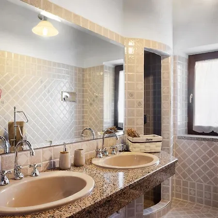 Apartman Glicine -historic Mediterranean Villa- Olbia
